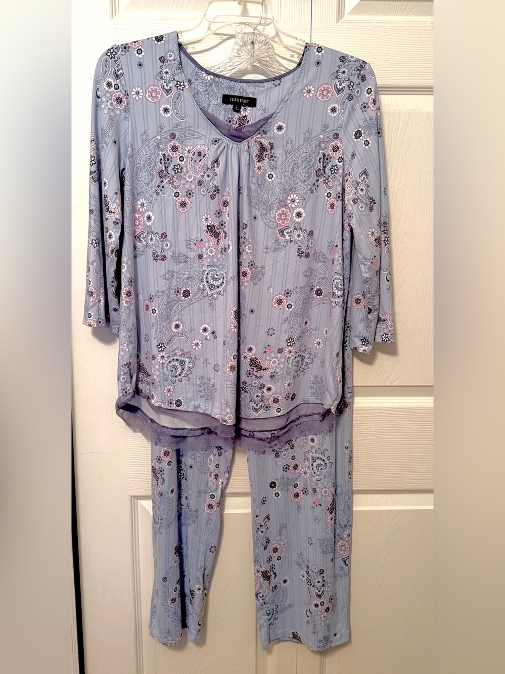 Ellen Tracy 2-Piece Long Sleeve Pajama Set Pink Gray Paisley Design ~L ~ EUC